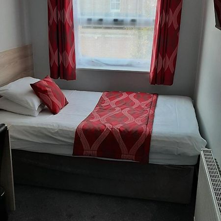 The Sportsview Guest House Оксфорд Экстерьер фото